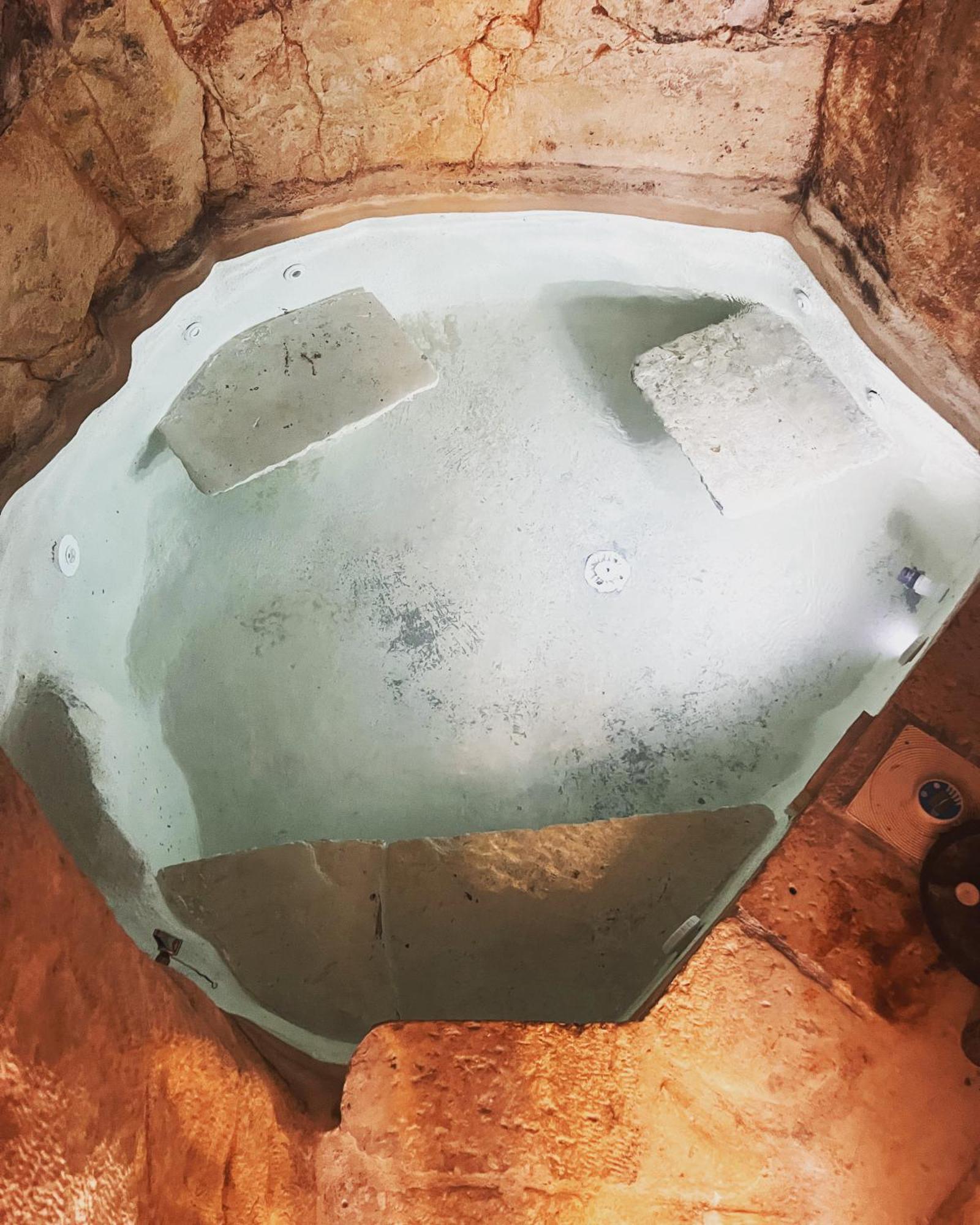 לינה וארוחת בוקר אוסטוני Grotta Carlotta מראה חיצוני תמונה
