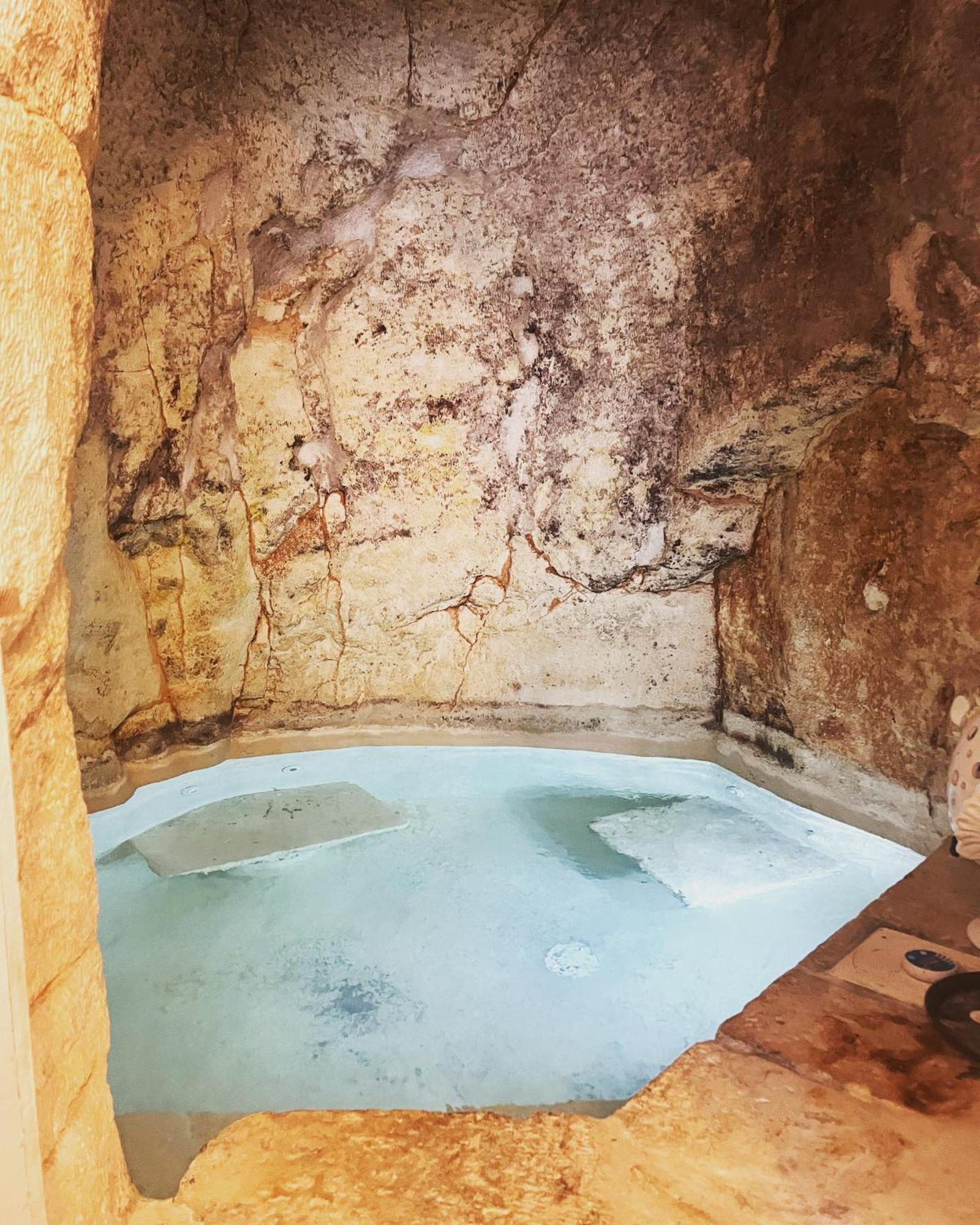 לינה וארוחת בוקר אוסטוני Grotta Carlotta מראה חיצוני תמונה